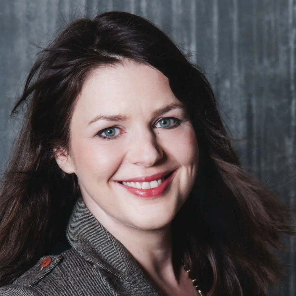 Nadine Schelhas Portrait